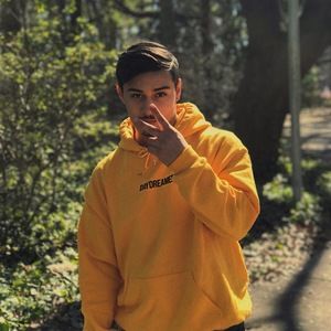 Meet your Posher, Emilio